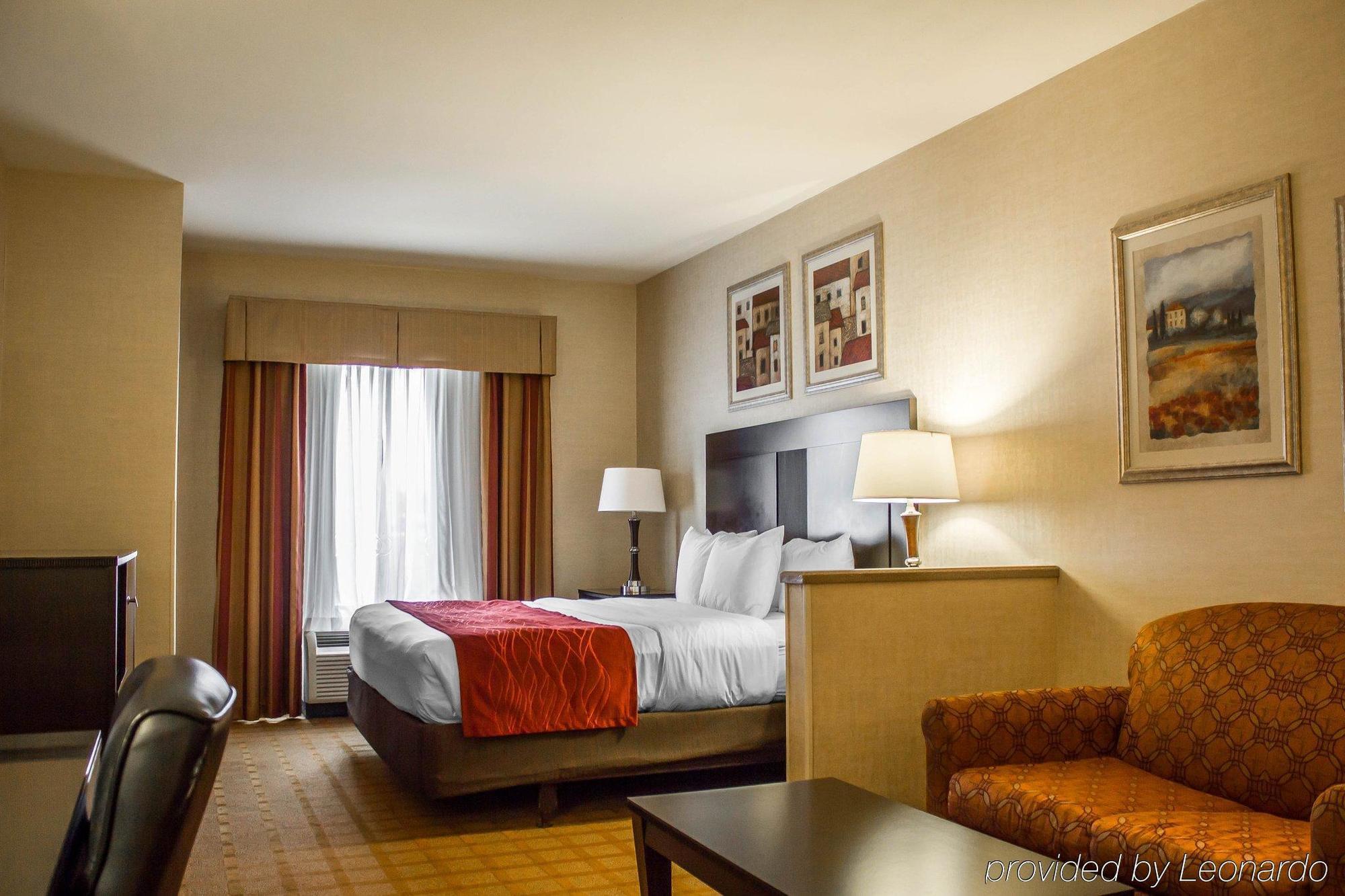 Edinboro Comfort Suites מראה חיצוני תמונה