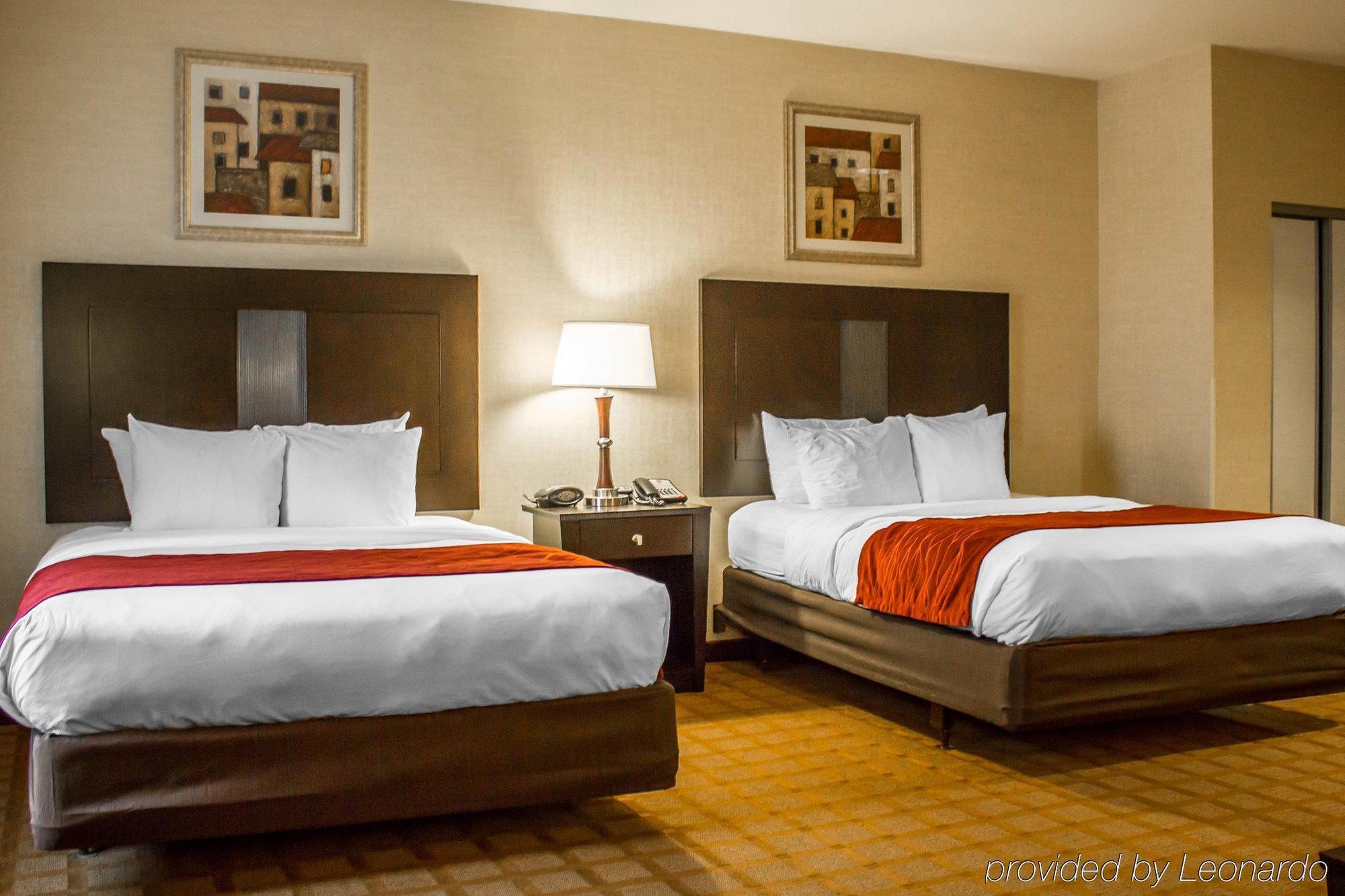 Edinboro Comfort Suites מראה חיצוני תמונה